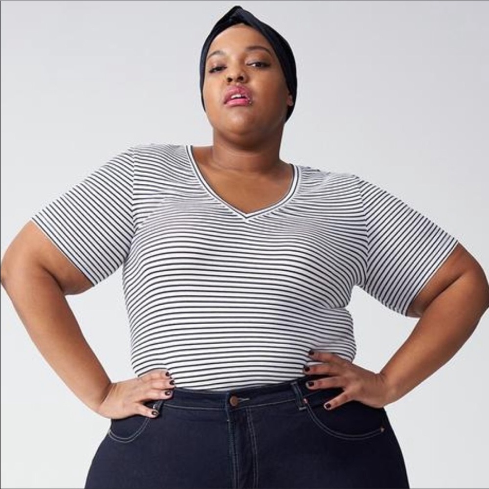 Universal Standard V-neck Black/white striped tee